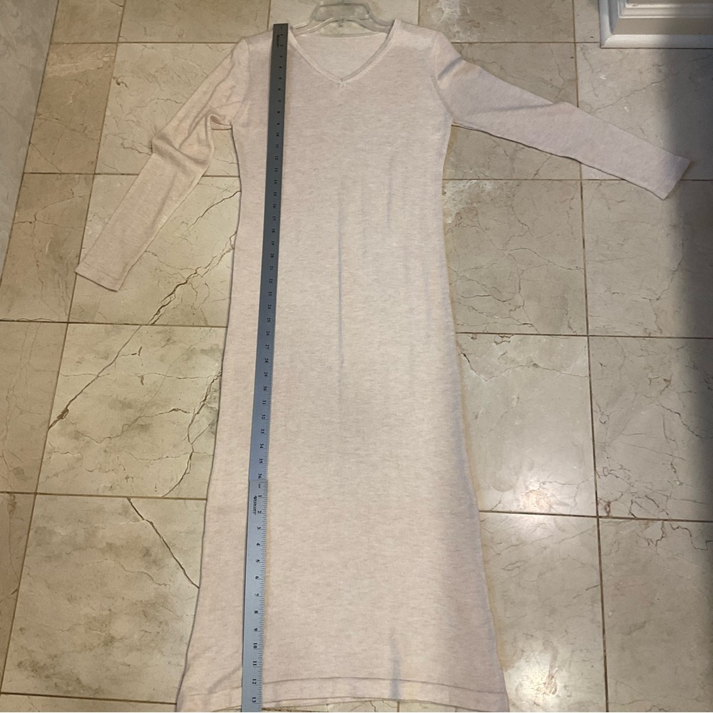 Sweater dress, long and lean, v-neck, oatmeal color, long sleeve, soft, Sz Small - Picture 8 of 8